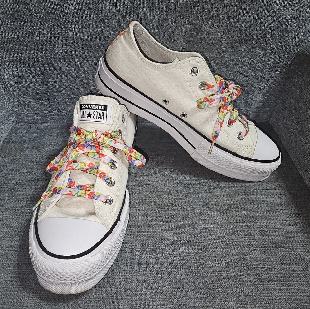 Platform Converse women's size 8.5